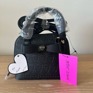 Betsey Johnson Embossed Skull Black Crossbody NWT